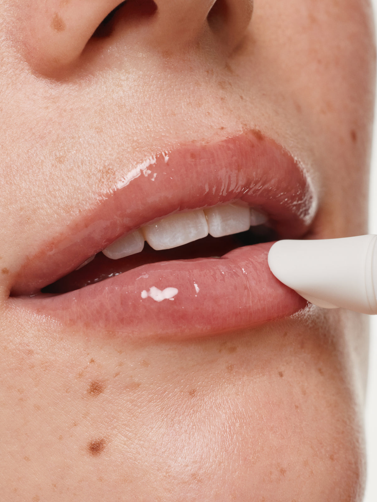 ILIA_Lip_Care_Lip_Wrap_Reviving_Balm_1200x1600px.jpg
